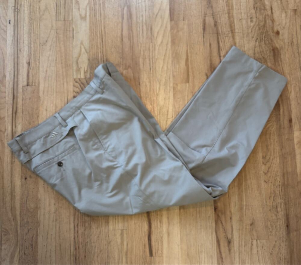 Men’s Adidas ClimaCool Golf Performance Vented Khaki Pants, size 36 x 32